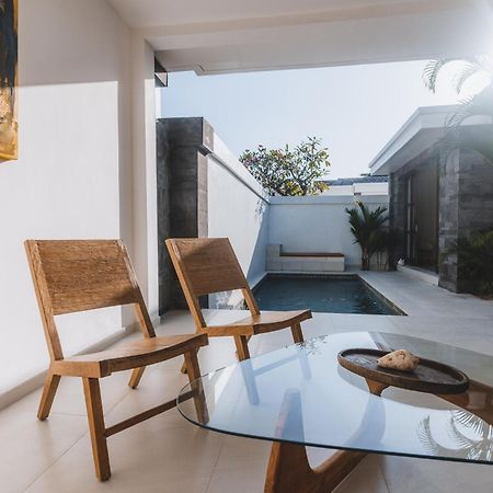 Aster Villa Seminyak エクステリア 写真