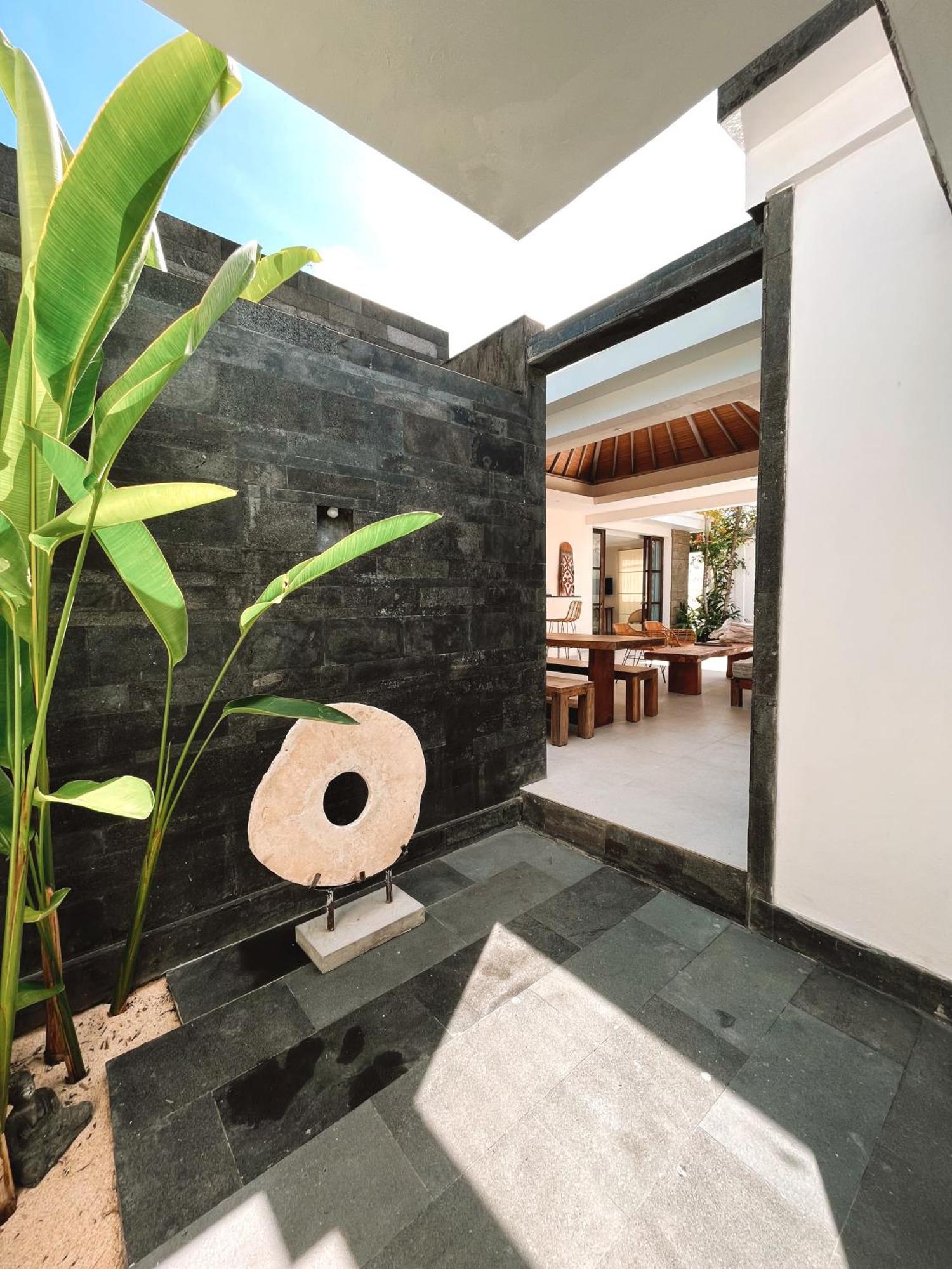 Aster Villa Seminyak エクステリア 写真