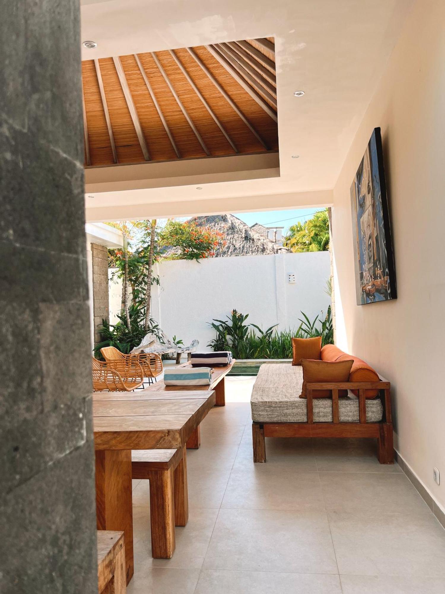 Aster Villa Seminyak エクステリア 写真