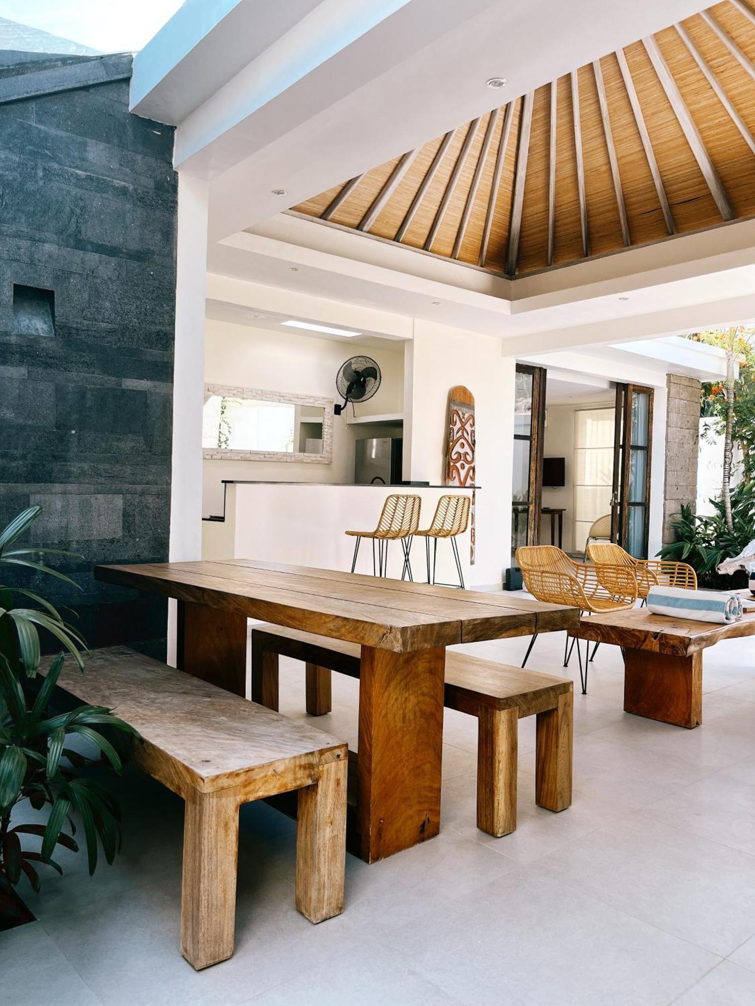 Aster Villa Seminyak エクステリア 写真