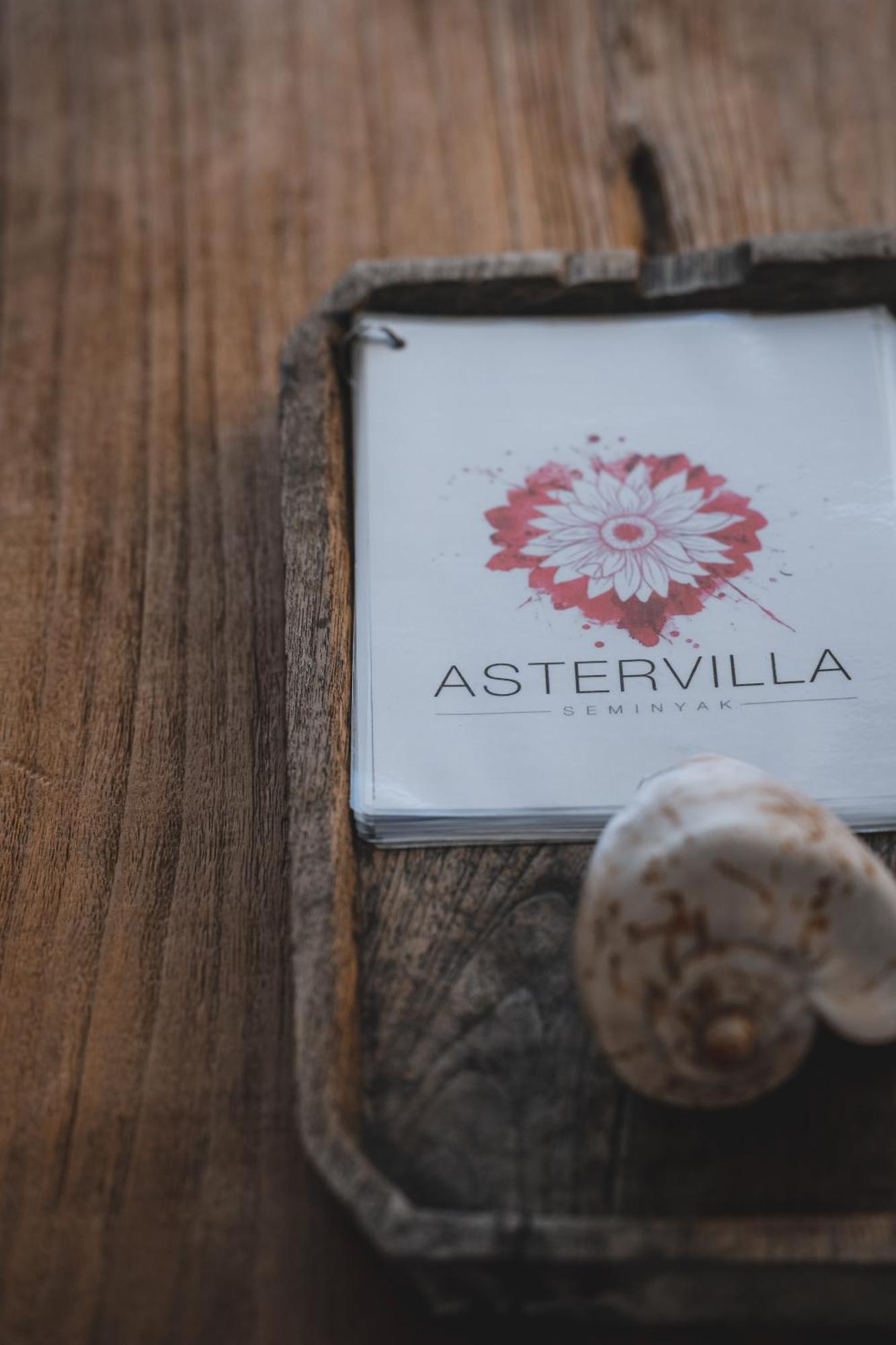 Aster Villa Seminyak エクステリア 写真