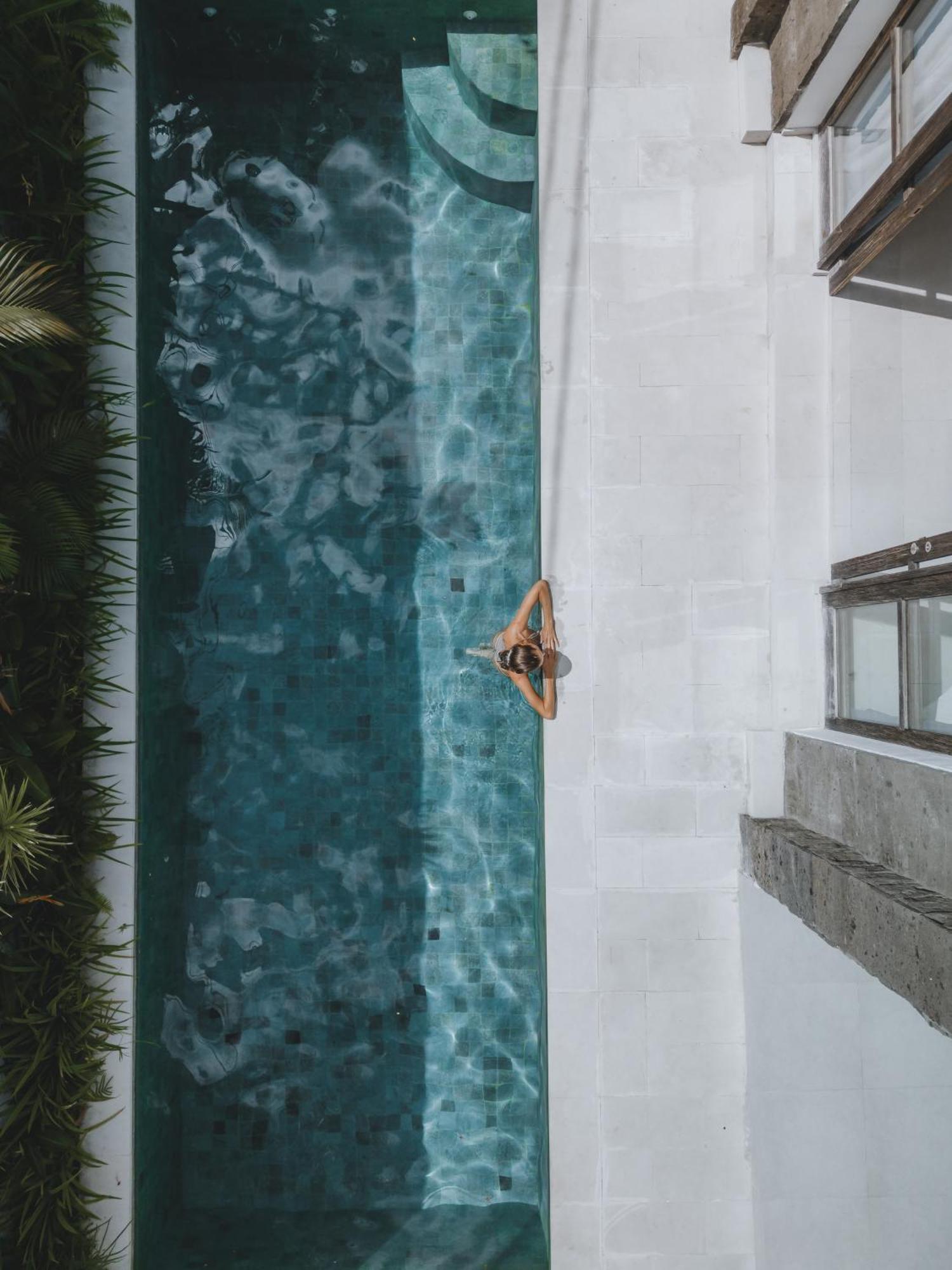 Aster Villa Seminyak エクステリア 写真