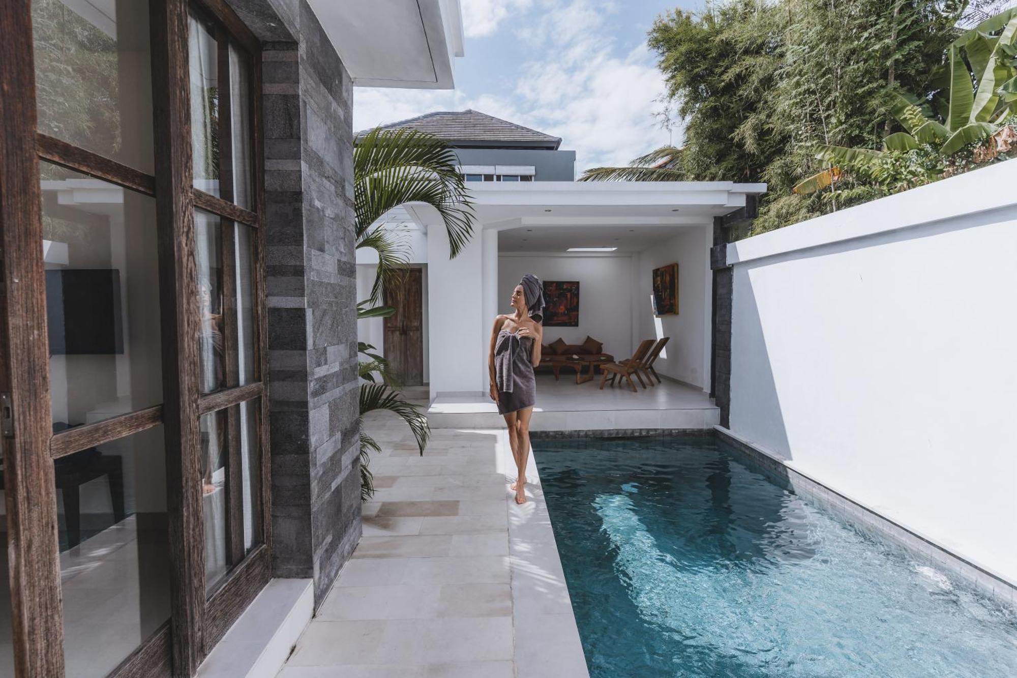 Aster Villa Seminyak エクステリア 写真