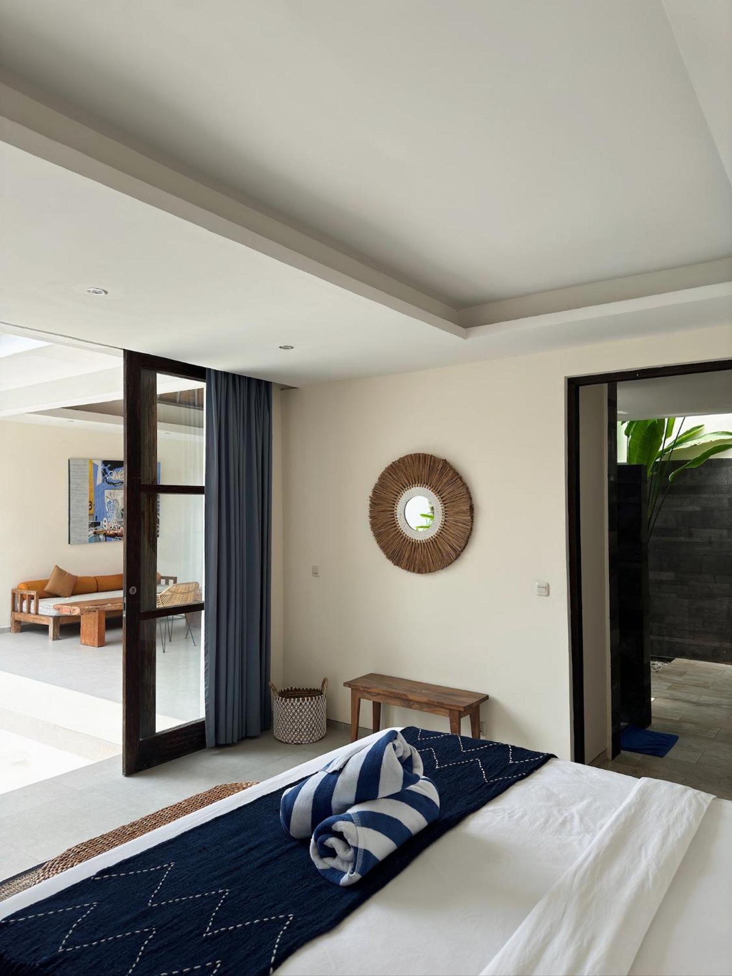 Aster Villa Seminyak エクステリア 写真