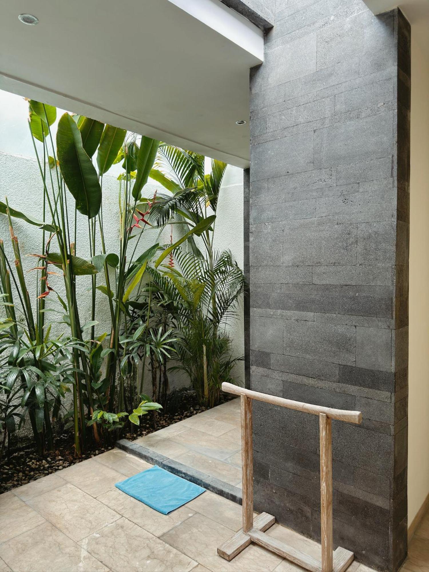 Aster Villa Seminyak エクステリア 写真